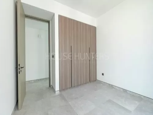 Residential Ready Property 5+maid Bedrooms U/F Villa in Compound  for rent in Dubai #44665 - 1  image 