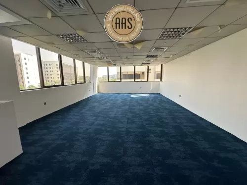 Kommerziell Klaar eigendom U/F Büro  zu vermieten in Dubai Investments Park , Dubai #45588 - 1  image 