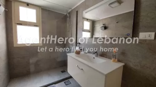 yerleşim Hazır Mülk 3 yatak odası F/F Apartman  kiralık içinde Aşrafiye , Beyrut #46602 - 1  image 