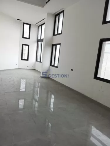 yerleşim Hazır Mülk 3 yatak odası U/F Apartman  satılık içinde Aşrafiye , Beyrut #46987 - 1  image 