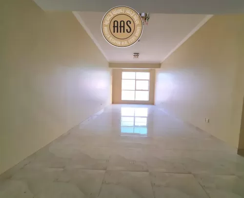 Residential Ready Property 1 Bedroom U/F Apartment  for rent in Al Nahdah St , Abu Dhabi #47037 - 1  image 