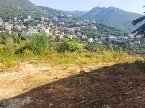 Kara Hazır Mülk Karma Kullanım Arazisi  satılık içinde Jounieh , Kesrouan #47505 - 1  image 