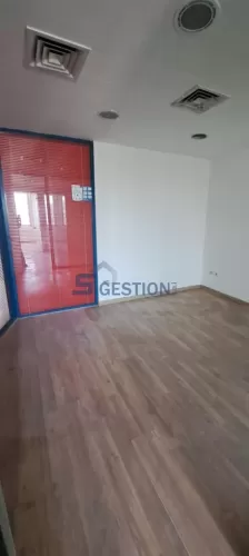 Reklam Hazır Mülk U/F Ofis  kiralık içinde Aşrafiye , Beyrut #47543 - 1  image 