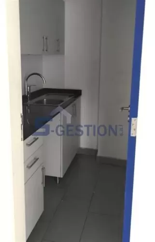 Reklam Hazır Mülk U/F Ofis  kiralık içinde Mar Mikhael , Beyrut #47581 - 1  image 