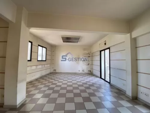 Commercial Propriété prête U / f Bureau  a louer au Gemmayzé , Beyrouth #47603 - 1  image 