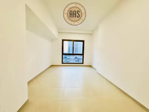 Residential Ready Property 3 Bedrooms U/F Apartment  for rent in Dubai #47810 - 1  image 