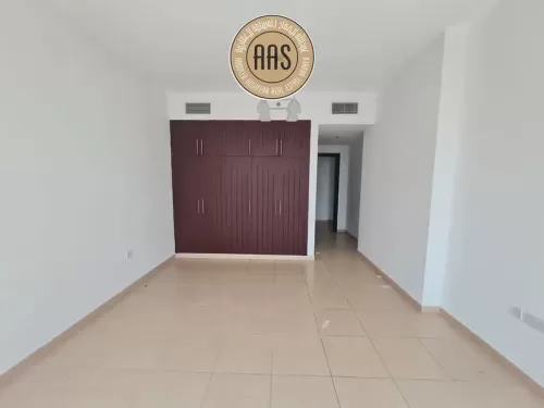 Reklam Hazır Mülk U/F Ofis  kiralık içinde El Mamzar , Dubai #47830 - 1  image 