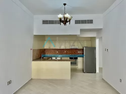 Residential Ready Property 1 Bedroom U/F Apartment  for rent in Al Barsha 1 , Dubai #48116 - 1  image 