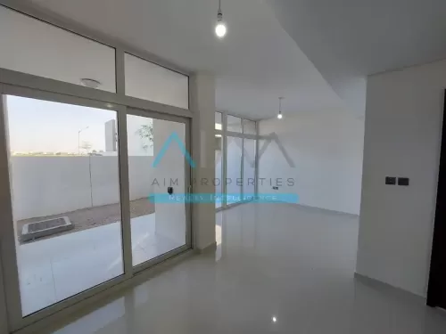 Residential Ready Property 3 Bedrooms U/F Townhouse  for sale in Damac Hills , Dubai #48118 - 1  image 