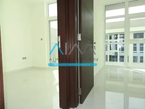 Residential Ready Property 3 Bedrooms U/F Standalone Villa  for rent in Damac Hills , Dubai #48246 - 1  image 