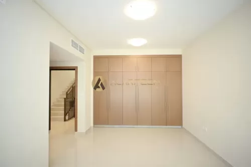 Residential Ready Property 3 Bedrooms U/F Standalone Villa  for rent in Jumeirah Village Circle , Dubai #48340 - 1  image 