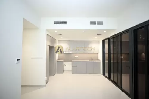 Residencial Listo Propiedad 3 dormitorios U / F Apartamento  alquiler en Sur de Dubái , Dubai #48383 - 1  image 