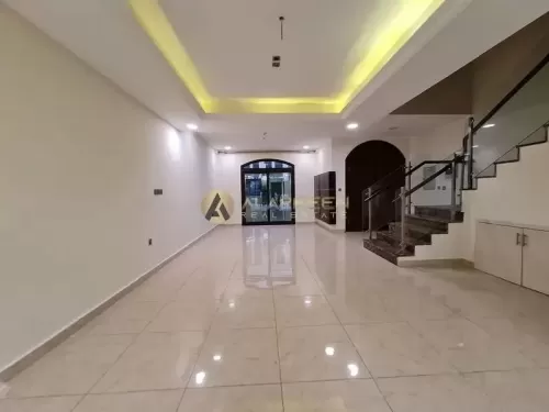 Résidentiel Propriété prête 4 chambres U / f Appartement  a louer au Cercle du village de Jumeirah , Dubai #48825 - 1  image 