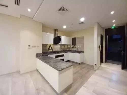 Résidentiel Propriété prête 4 chambres U / f Villa autonome  à vendre au Cercle du village de Jumeirah , Dubai #49657 - 1  image 