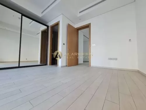 Résidentiel Propriété prête 4 chambres U / f Appartement  a louer au Cercle du village de Jumeirah , Dubai #49669 - 1  image 