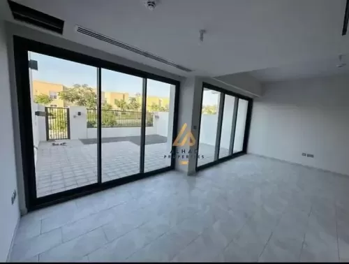 Résidentiel Propriété prête 4 chambres U / f Appartement  a louer au Terrain de Dubaï , Dubai #49978 - 1  image 