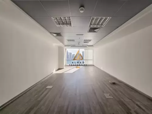 Kommerziell Klaar eigendom U/F Büro  zu vermieten in Geschäftsbucht , Dubai #49991 - 1  image 