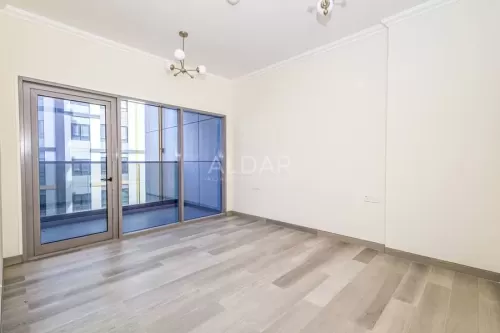 Residential Ready Property 3 Bedrooms U/F Apartment  for rent in Dubai #50132 - 1  image 