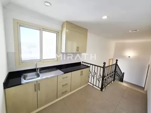 Residential Ready Property 5 Bedrooms U/F Standalone Villa  for rent in Umm Suqeim 3 , Dubai #50427 - 1  image 