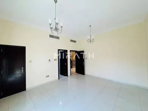 yerleşim Hazır Mülk 5 Yatak Odası U/F Müstakil Villa  kiralık içinde El Barşa 1 , Dubai #50531 - 1  image 