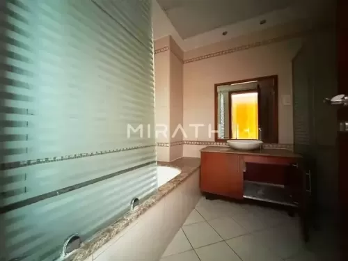 Wohn Klaar eigendom 4 Schlafzimmer U/F Alleinstehende Villa  zu vermieten in Al-Barsha 1 , Dubai #50532 - 1  image 