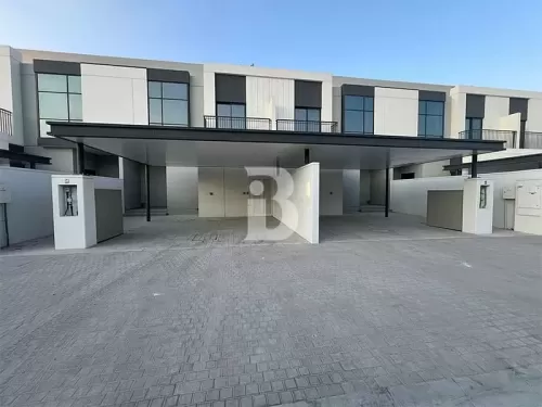 Residencial Listo Propiedad 3 dormitorios U / F Casa de pueblo  alquiler en Dubai #51062 - 1  image 