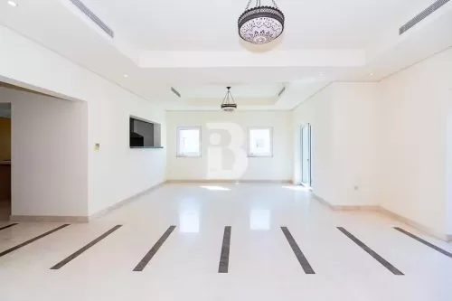 سكني عقار جاهز 3 غرف  غير مفروش تاون هاوس  للإيجار في دبي #51069 - 1  صورة 