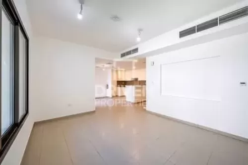 Residential Ready Property 3 Bedrooms U/F Townhouse  for rent in Dubai #51704 - 1  image 