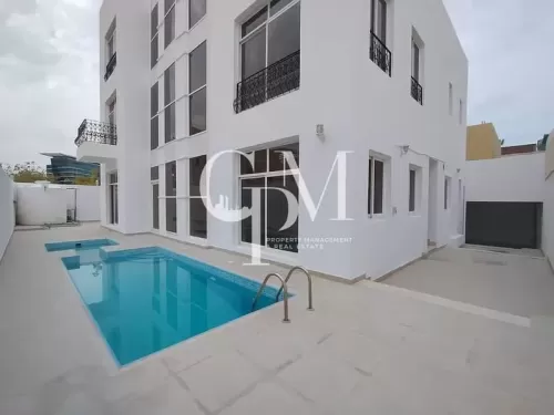 Residential Ready Property 5 Bedrooms U/F Standalone Villa  for rent in Dubai #52386 - 1  image 