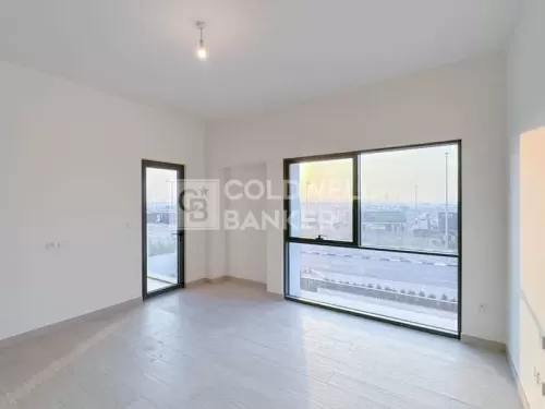 Residential Ready Property 3 Bedrooms U/F Townhouse  for rent in Dubai #52944 - 1  image 