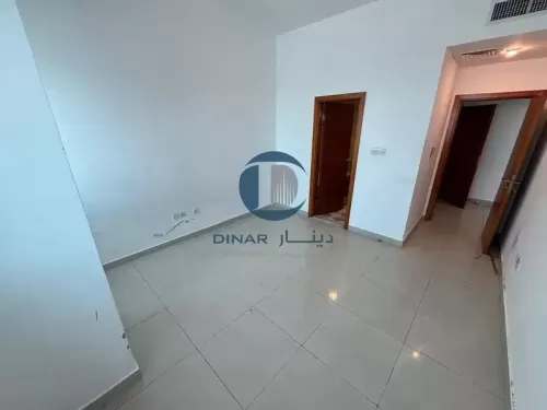 yerleşim Hazır Mülk 4 Yatak Odası U/F Apartman  kiralık içinde Abu Dabi #53576 - 1  image 