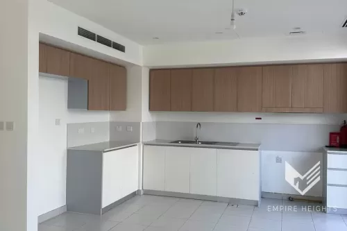 Residential Ready Property 4 Bedrooms U/F Townhouse  for rent in Dubai #54177 - 1  image 