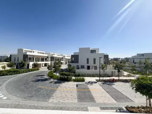 Residential Ready Property 4 Bedrooms U/F Standalone Villa  for rent in Dubai #54719 - 1  image 