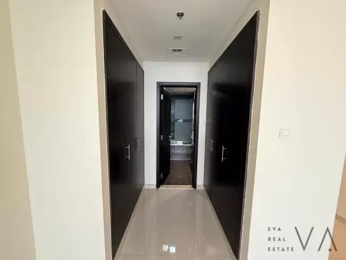 Residential Ready Property 3 Bedrooms U/F Apartment  for rent in Dubai #55105 - 1  image 