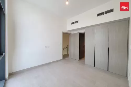 Residential Ready Property 3 Bedrooms U/F Townhouse  for rent in Dubai #55877 - 1  image 