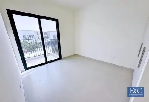 Residential Ready Property 3 Bedrooms U/F Townhouse  for rent in Dubai South , Dubai #56133 - 1  image 