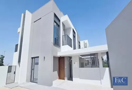 Residential Ready Property 4 Bedrooms U/F Townhouse  for rent in Dubai South , Dubai #56135 - 1  image 