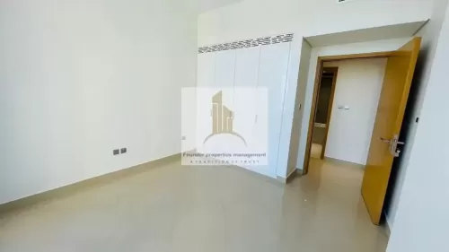 yerleşim Hazır Mülk 3 yatak odası U/F Apartman  kiralık içinde El Halidiye , Abu Dabi #56628 - 1  image 