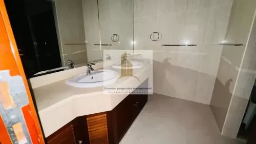 Residential Ready Property 4 Bedrooms U/F Apartment  for rent in Al Khalidiyah , Abu Dhabi #56647 - 1  image 