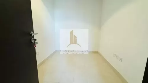 yerleşim Hazır Mülk 3 yatak odası U/F Apartman  kiralık içinde Abu Dabi #56657 - 1  image 