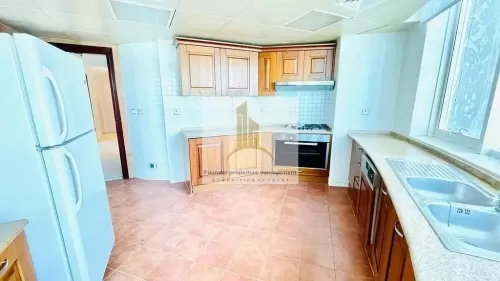 Residential Ready Property 4 Bedrooms U/F Apartment  for rent in Abu Dhabi #56659 - 1  image 