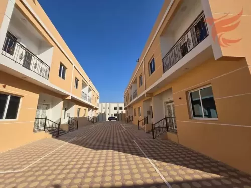 Residential Ready Property 4 Bedrooms U/F Villa Compound  for rent in Dubai #56781 - 1  image 