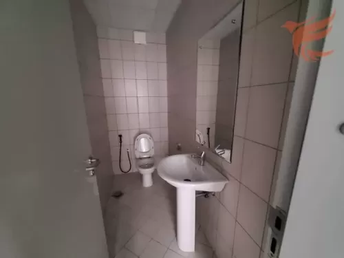 Reklam Hazır Mülk U/F Depo  kiralık içinde Dubai #56831 - 1  image 