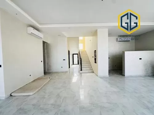 yerleşim Hazır Mülk 4 Yatak Odası U/F Müstakil Villa  kiralık içinde El Avir , Dubai #57266 - 1  image 