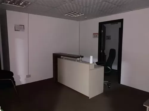 Reklam Hazır Mülk F/F Ofis  kiralık içinde Deyra , Dubai #57450 - 1  image 