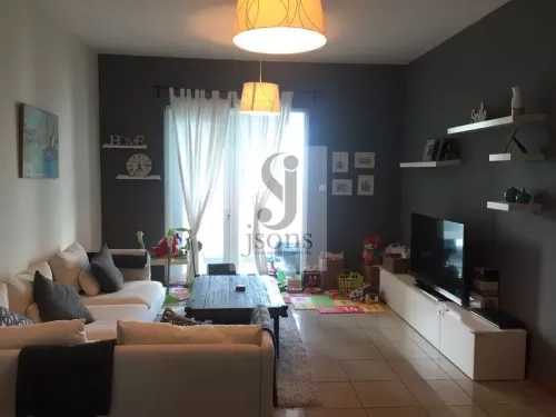 Residential Ready Property 2 Bedrooms U/F Apartment  for rent in  Bur Dubai , Dubai #60355 - 1  image 