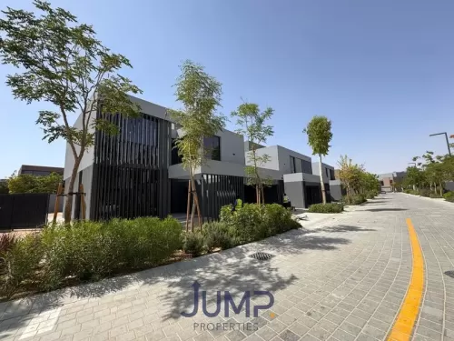 Residencial Listo Propiedad 4 habitaciones U / F Villa Standerlone  venta en  Bur Dubai , Dubai #60382 - 1  image 