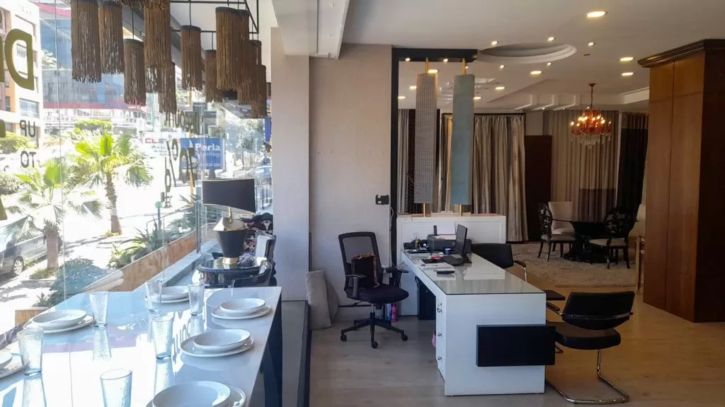 Commercial Propriété prête U / f Boutique  à vendre au Beyrouth #60422 - 4  image 