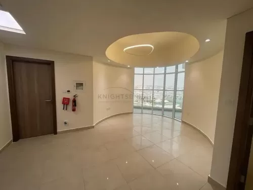Residential Ready Property 2 Bedrooms U/F Apartment  for rent in  Bur Dubai , Dubai #60521 - 1  image 